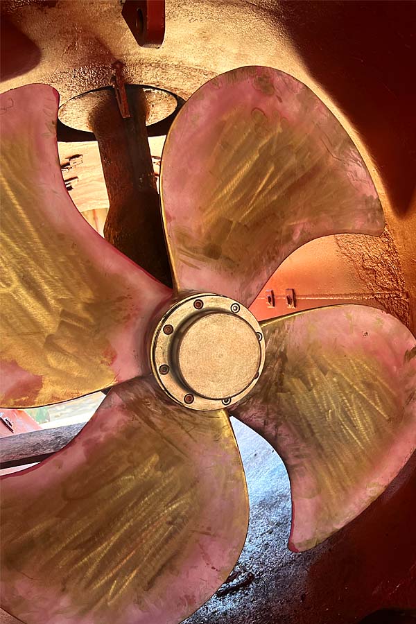 ship service thruster 09